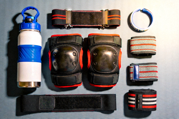 运动水壶、护具等各类运动配件